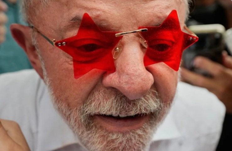 Phisialys's tweet photo. @VenusPsiquica Y qué pueden significar esos anteojos rojos en unas estrellas de 5 puntas? https://t.co/AOP1zjus2O