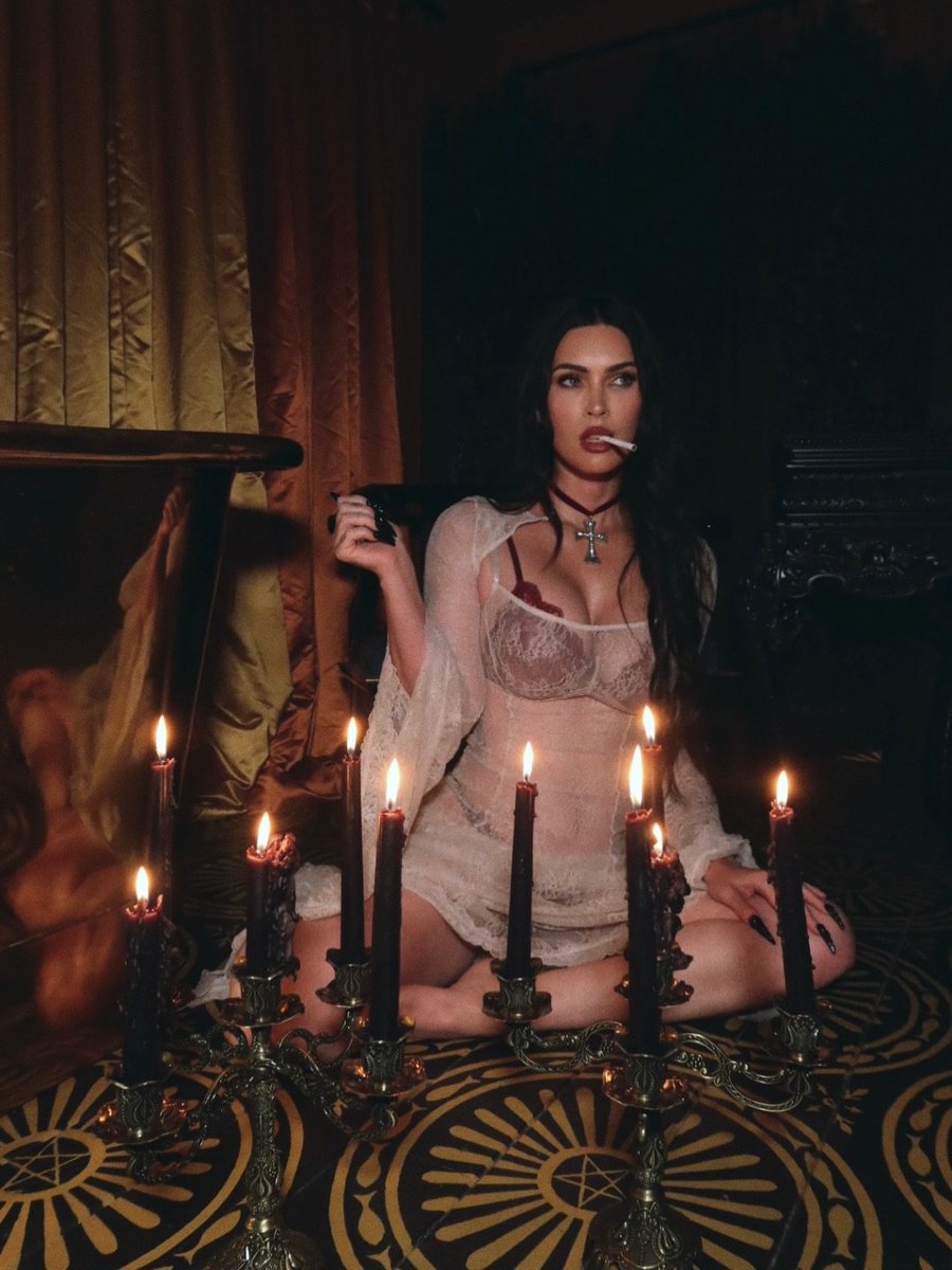 hollywoodfiles9's tweet photo. MEGAN FOX, THE GOAT. https://t.co/dGL5Wa5RRA