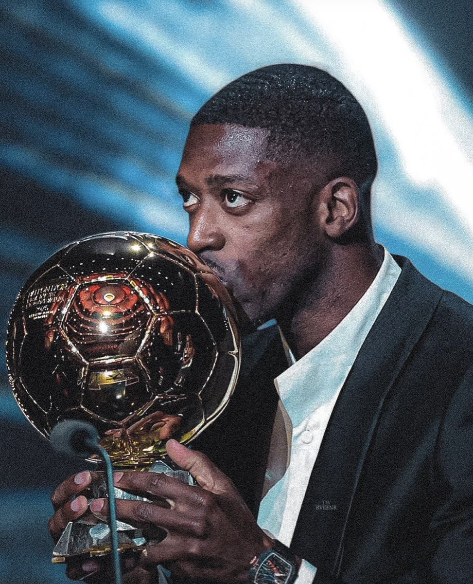 PSG_Report's tweet photo. Vincent Garcia (France Football’s Editor in chief for the Ballon d’Or): “The PSG players won back to back Champions Leagues yet Kvara finished 6th, Dembélé 7th, Fabián Ruiz 10th. For me, PSG’s campaign for the Ballon d’Or wasn’t clear in trying to promote players, they first pushed for three players, then two. 

I think PSG should’ve gone all-in and campaigned for one player to win it, which I think should have been the reigning Ballon d’Or winner, Dembélé.” 🗣️ @lachainelequipe
