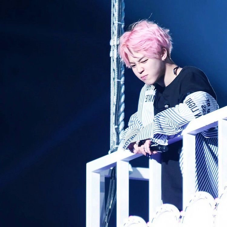 rainofblue's tweet photo. te extraño jimin rosita https://t.co/e416iIn4wZ