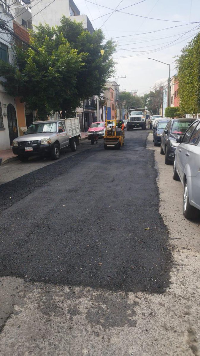 AlessandraRdlv's tweet photo. En la colonia Obrera seguimos mejorando la movilidad con acciones concretas. Bacheamos para lograr calles más seguras y transitables para todas y todos.

Calle por calle, seguimos demostrando CÓMO SÍ. ❤️‍🔥 https://t.co/Po0vGStKve
