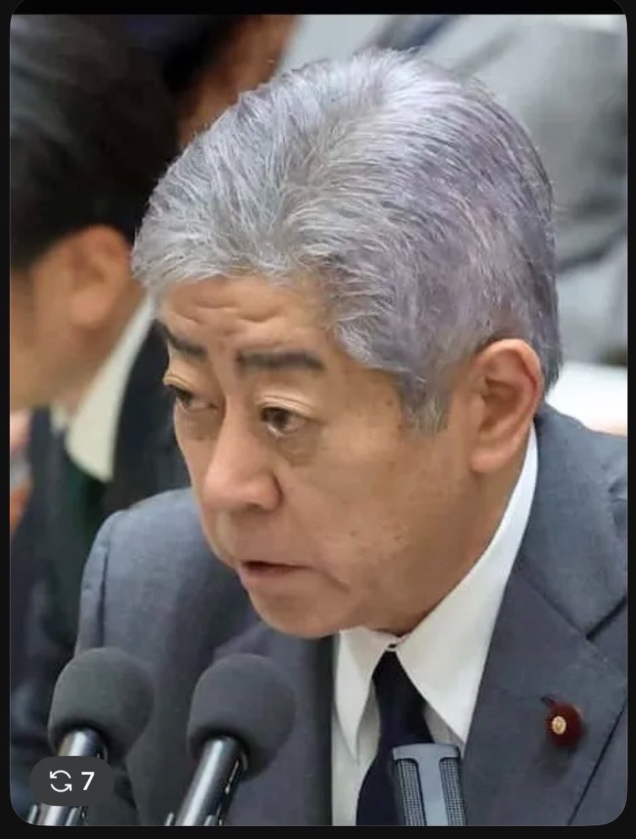 Izumi_Sunagawa's tweet photo. 岩屋毅
「65歳以上の中国人はビザ申請時の"在職証明書"は不要とします」

民間は65歳定年なんだから、
65歳以上の国会議員こそ不要！
そしてお前が1番不要！ https://t.co/F1ZjsBBNvR