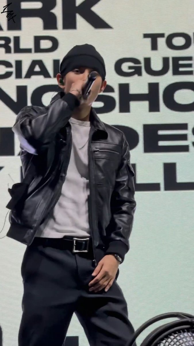 erryul's tweet photo. i'm addicted to Kim Ryul in a black leather jacket https://t.co/lFeXp0Baly