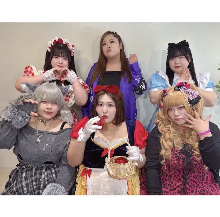 lynnir3xia's tweet photo. OMG LOOK AT THE GIRLS ‼️‼️‼️‼️‼️‼️‼️‼️‼️‼️
they’re so cute omgg https://t.co/a6B9iW14ha