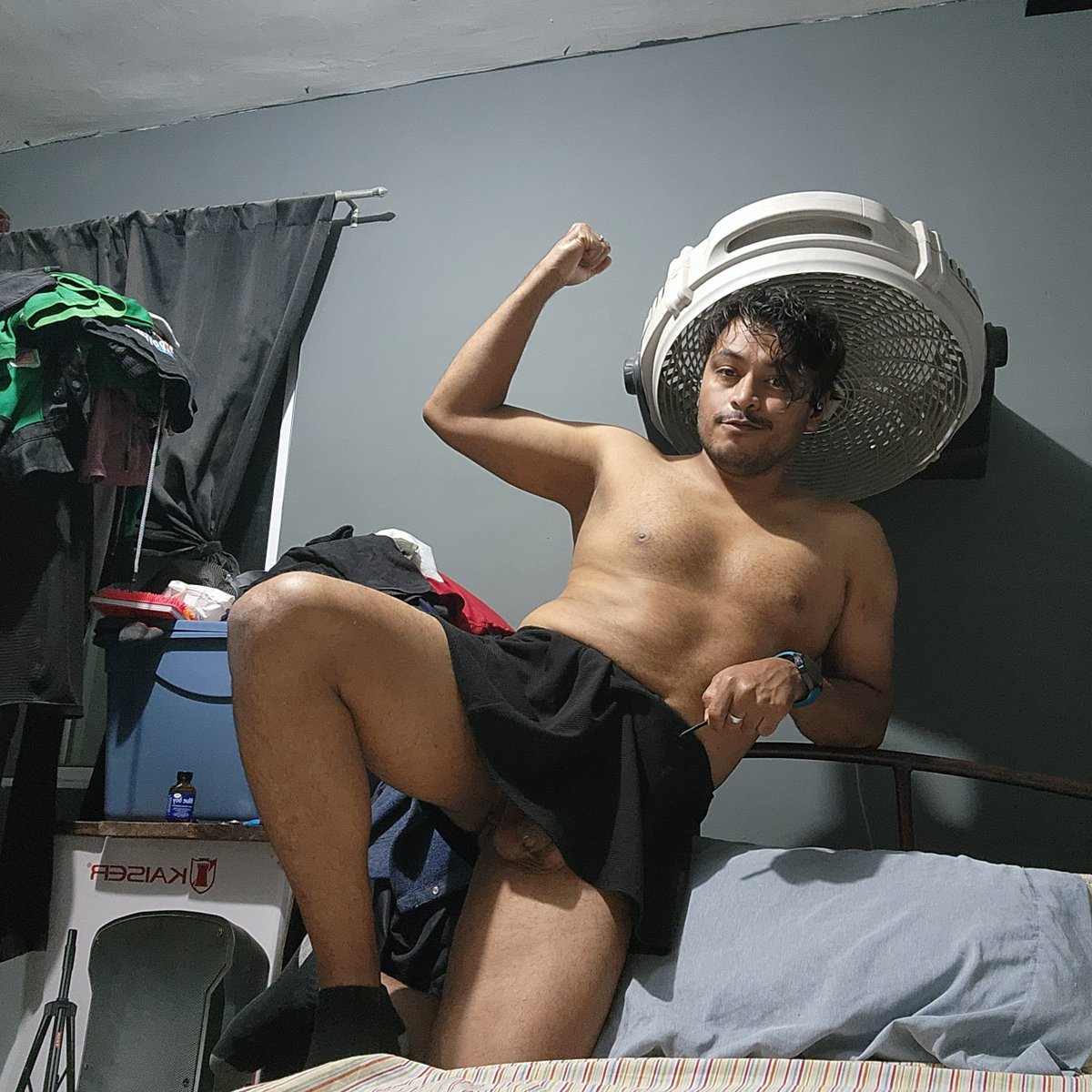 samuraiwall's tweet photo. Cero masculinidad fragil #gay #gaymers #gaybear #latinogay https://t.co/5cyyQymNEZ