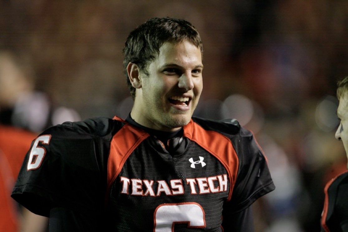 CFB247's tweet photo. Name a forgotten great college football QB ✍️

I'll start: Graham Harrell https://t.co/1yji0U3t6m