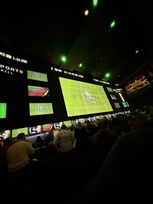 DARTB's tweet photo. RealSports in Toronto (owned by Rogers) doesn't even have Sportsnet+ so they only have football on   

📸: Courtesy of u/leafsland132 on reddit. https://t.co/j8rVx0kPtL
