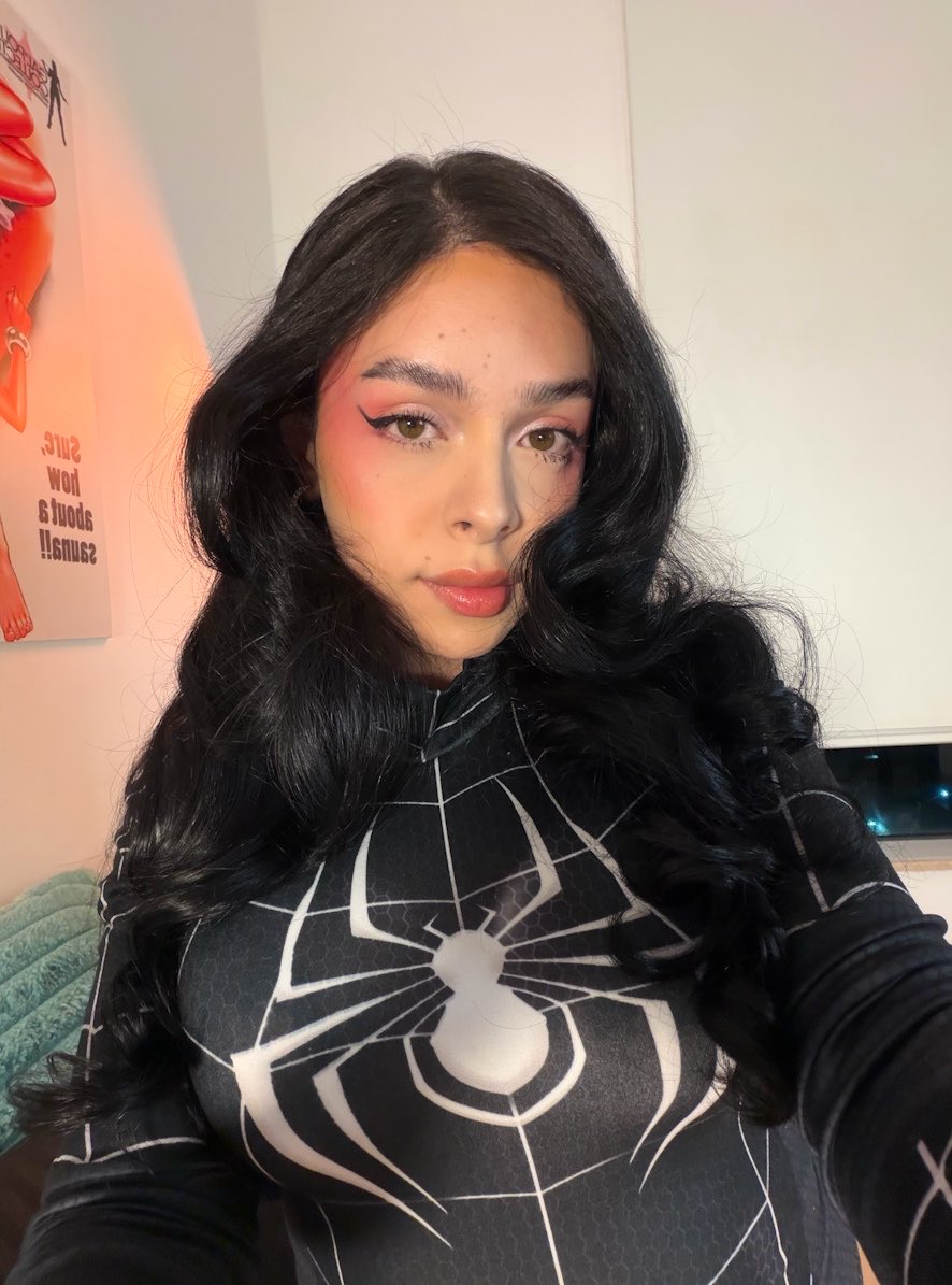 Foxxydolly21's tweet photo. Happy Halloween 🎃🕷️ Spicy set up in my bio #SpiderMan https://t.co/rQehlN0elZ