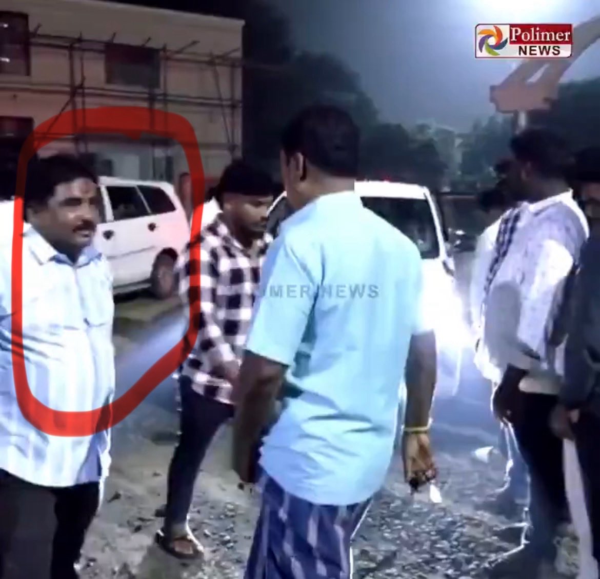 TVK_Dinshu's tweet photo. கரூரில் அன்றே விஜய் அவர்களை போட்டிருக்க வேண்டும் என கொலைக்கான வாக்குமூலம் தரும் அன்பில் மகேஷ் ஆதரவாளர்களின் கூக்குரல்! 

@CMOTamilnadu @copmahesh1994 @tnpoliceoffl காவல்துறை இவனை உடனடியாக கைது செய்து விசாரிக்க வேண்டும்! கரூர் விவகாரம் குறித்து https://t.co/lcA64kOM3y https://t.co/j1Gw3gpbu6