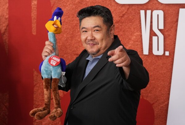 SOMEDONKS's tweet photo. I gotta say, while I am absolutely devastated that we lost not only one of the most important looney tunes voice actors, but voice actors of all time; i do find it extremely sweet that all corners of the animation community. Are coming together to celebrate the life him. https://t.co/ofaTswXHBv