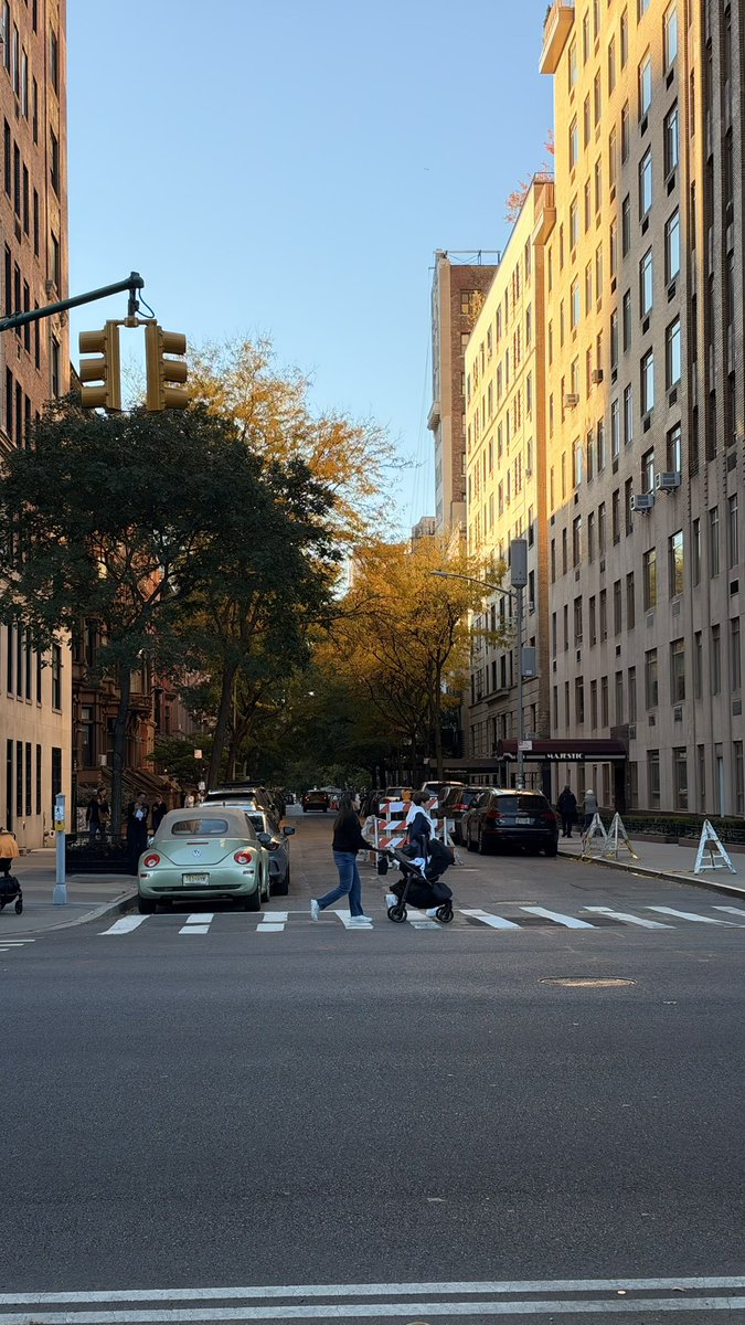 wealthyca's tweet photo. Fall nyc https://t.co/PA79nppryj