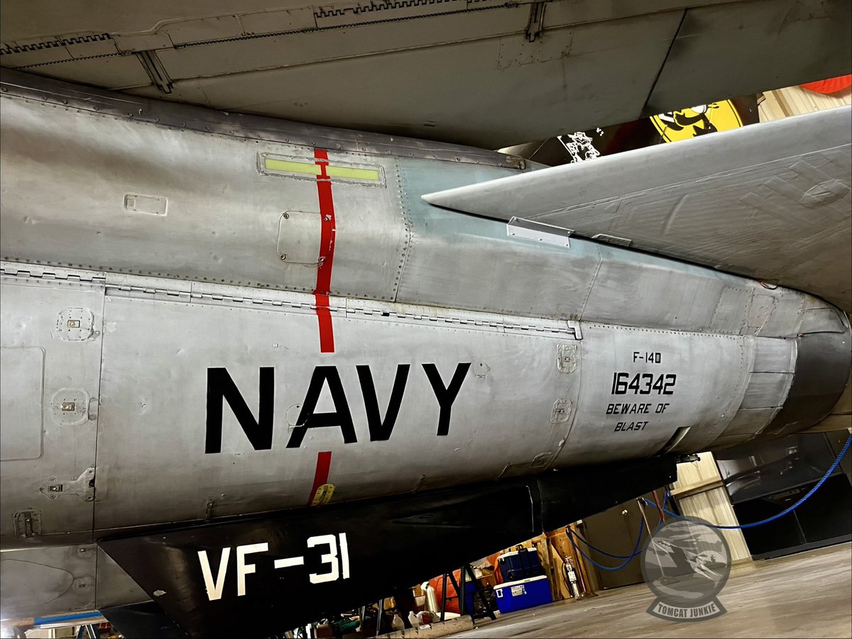 TomcatJunkie's tweet photo. #TomcatTuesday BUNO 164342 on display at the Wings Over Miami Air Museum. She is a new-build D model who served with VF-124, VF-101, VF-2, and VF-31 before taking part in the last Tomcat cruise with VF-31.   She truly was one of the last cats standing. https://t.co/Ph0y4Mkvzd