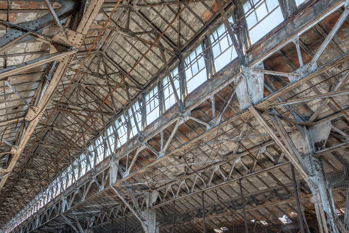 ExploresMr's tweet photo. Superstructure; geometry, rust and lines galore inside an abandoned Cleveland, Ohio factory. https://t.co/uKkPB9mruy