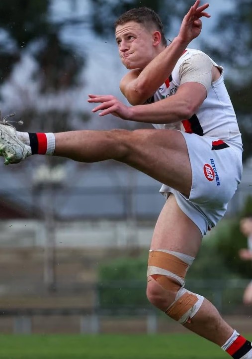PaulAmy375's tweet photo. Great news for VFL Dolphin Jackson Voss. He's got a train-on shot with Hawthorn.

https://t.co/SUD6m4e6vK https://t.co/Psg81WHrPY