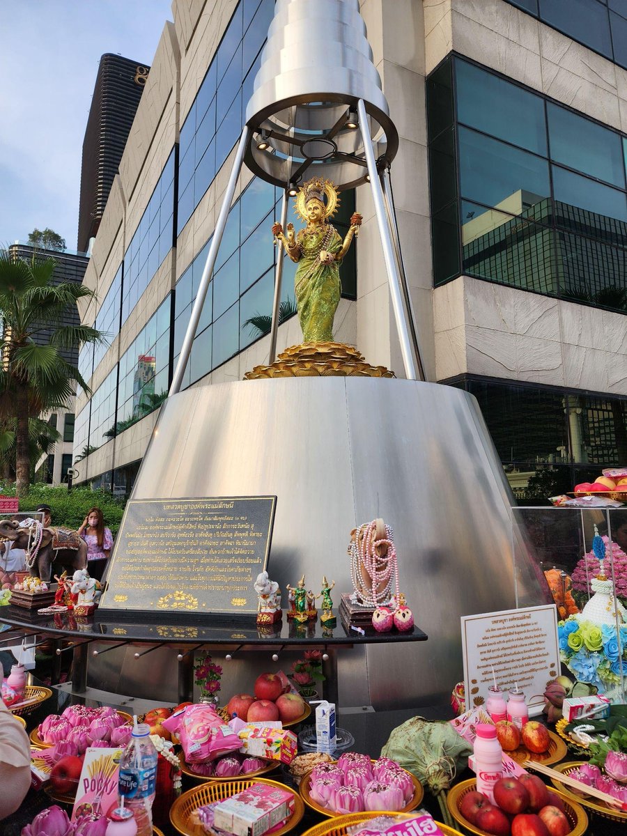 DnJaneji's tweet photo. สวัสดีวันอังคาร 🪷

ขอพรพระแม่ลักษมี 💗

ขอให้วันนี้เป็นวันที่ดี☀️
เงินไหลมาเทมา 💵
โชคลาภเข้าหา🎰
การงานก้าวหน้า 💼
มีโอกาสดี ๆ เข้ามาไม่ขาดสาย👍
คิดหวังสิ่งใด ขอให้สมปรารถนา✨
มีเงินใช้ มีเงินเก็บ มีความสุขและความมั่งคั่งตลอดไป🙏

ขอให้ลูกเป็นผู้โชคดีในทุก ๆ วัน

"โอม ศรี มหาลักษมี เจ นะมะฮา" 🙏✨
#สายมู