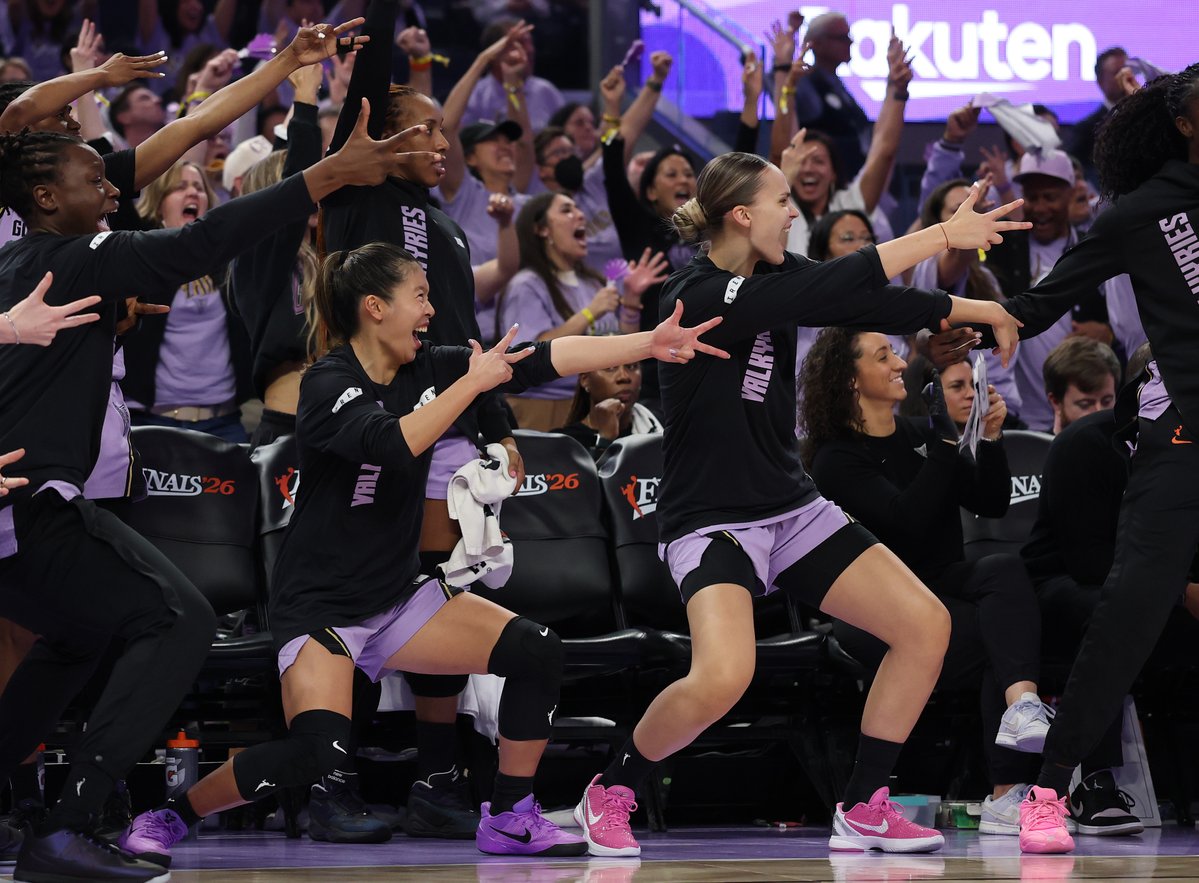 valkyries's tweet photo. love this team https://t.co/Im3t5gGs1u