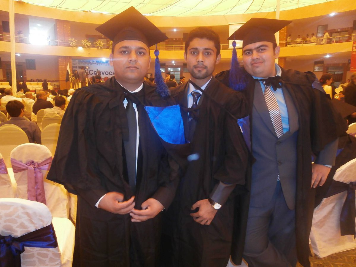 BaigUllah51759's tweet photo. Nostalgic:
Everyone was making memories. I was making memories without a camera phone! ππ±
Years later, my batch fellows are helping me complete my university photo album. #comsats
#cuilahore #comsats_university
#ciit #BBA #Batch FA09 β old days, new posts! ππ https://t.co/UvoDQ7Mer2