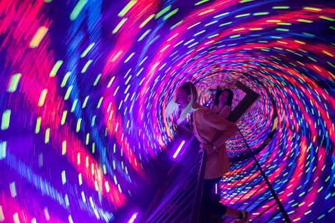 eVisitorGuide's tweet photo. Experience Museum of Illusions Chicago -- where nothing is as it seems! Enjoy new exhibits, holograms, optical illusions, immersive rooms & more. Steps from Millennium Park. https://t.co/1ftK0fRGVE
#Chicago #travel #museums #sightseeing #attractions #millenniumpark #funtime https://t.co/dBA4N30BHJ