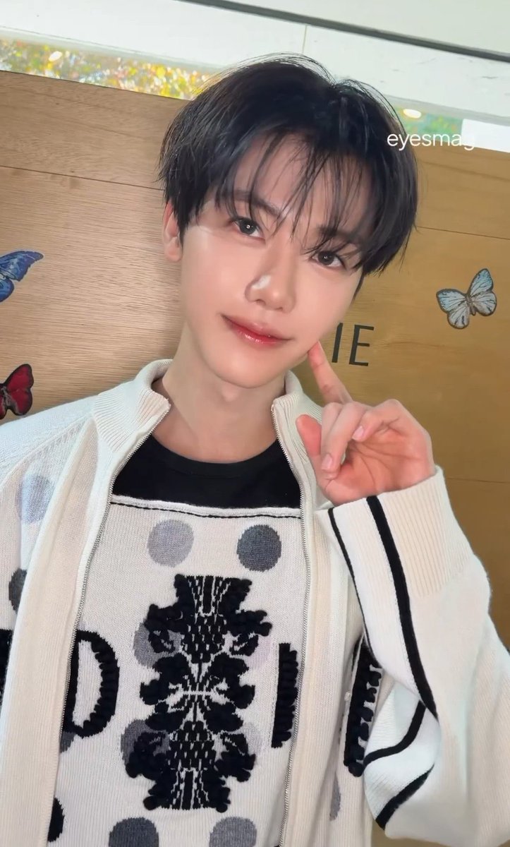 heyjeno's tweet photo. CUTIE JAEMIN 🐰🤏🏻

JAEMIN SHINES IN BARRIE
#JaeminAtBarrie
#JAEMINxBARRIE https://t.co/pzeGLpGQK5