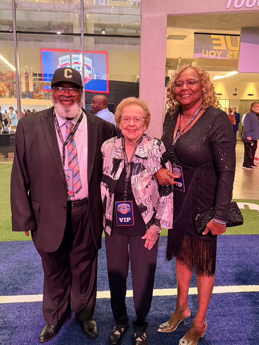 bobby_lamb's tweet photo. Double whammy for the Lamb family… @GA_HS_HOF honoring our Dad and then to witness the induction of @CommerceFBGa Legend Runt Moon! Dad was so looking forward to putting that jacket on Runt…I can promise he was smiling from Heaven! Thank you for a great night! https://t.co/7HdMbx7Mon