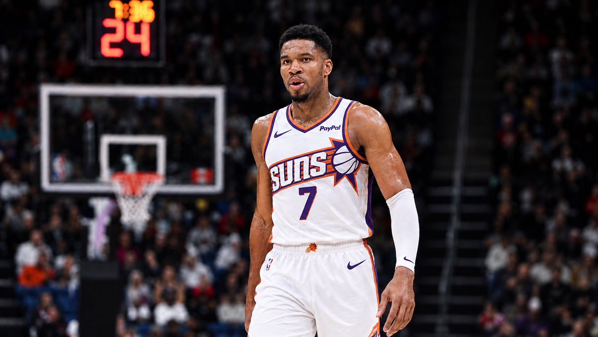 phxflashh's tweet photo. Bring Giannis to Phoenix! Obviously it’s not working out in Miami.🤷🏻‍♂️ Book gets his interior force, and Giannis gets his perimeter scorer. Giannis would bring rim pressure and defense, which we need badly.🤦🏻‍♂️ Giannis and Book would go crazy and be a championship-caliber duo. Make it happen.