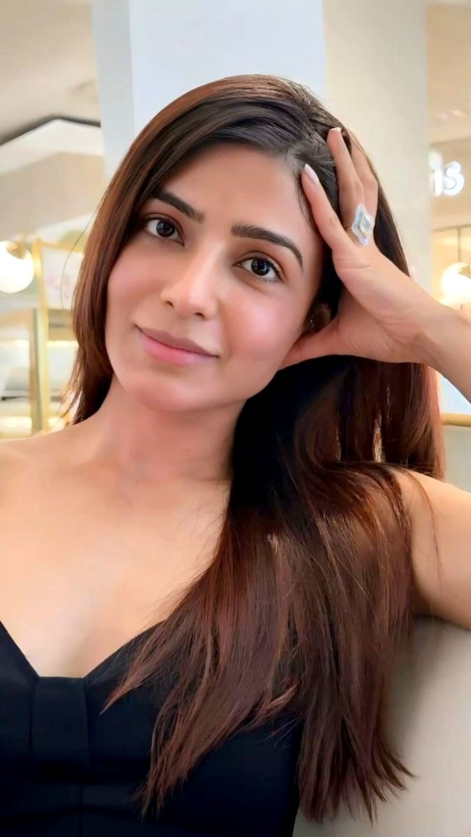 AneeshaShri's tweet photo. Story 2
Part 1

Me after knowing that my boyfriend, Prasanna's cousin, Gokul, is searching for a heroine for his shortfilm.

Aneesha: Yean sir? Ennai ellaam paatha heroine maari theriyalaya? 😘

(Asking him with a kinky look) 😉

To Be Continued...

#Tamil #Cuck #Cuckold #Hotwife https://t.co/Jf1UHY5woK