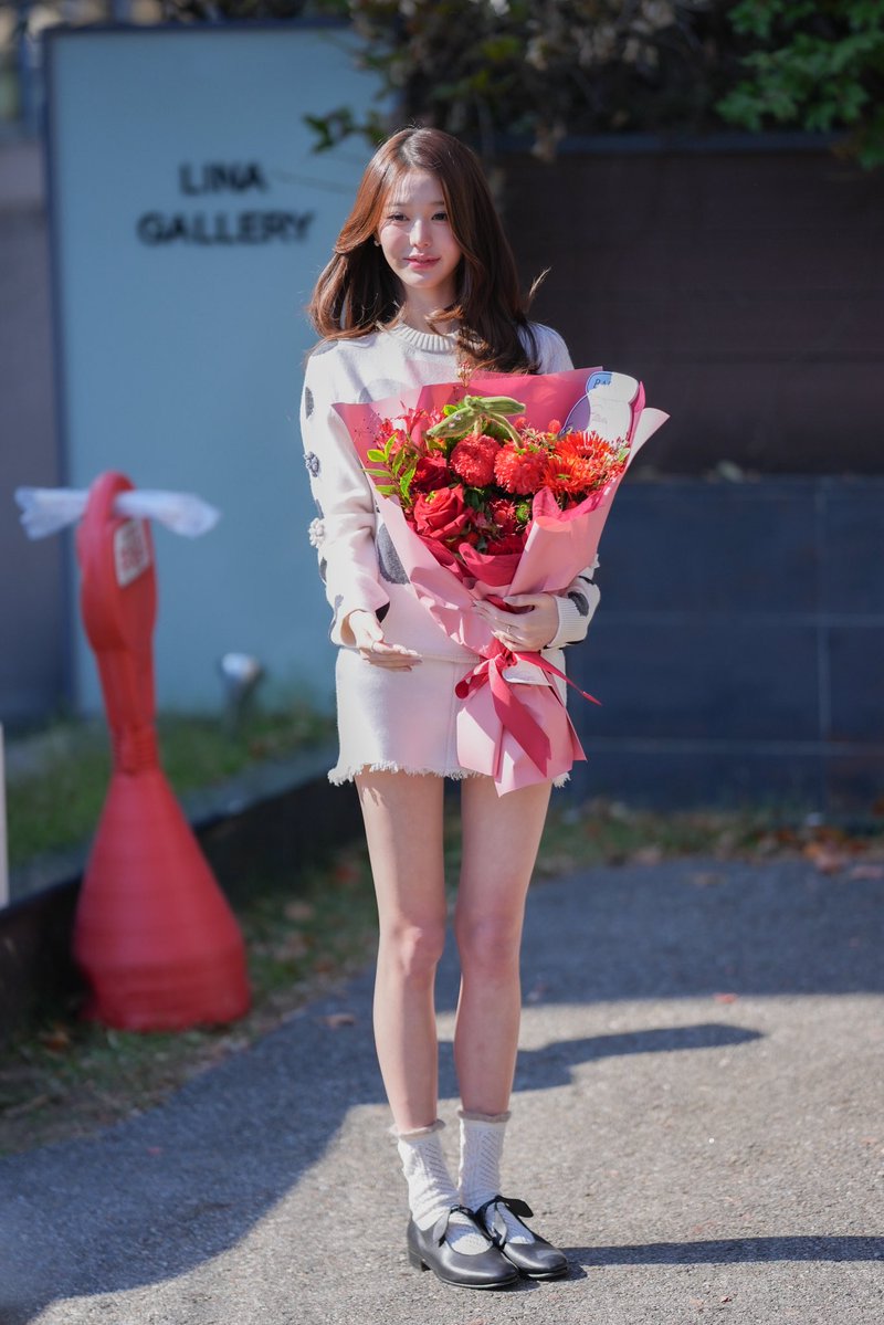 Ayano_WonYoung's tweet photo. 261027 리나갤러리

오늘 녕이뻐😭😭😭😭❤️

#원영 #WONYOUNG #ウォニョン #장원영  #JANGWONYOUNG #갓기 #IZONE #IVE #아이즈원 #아이브 https://t.co/4yJMvO0vZn