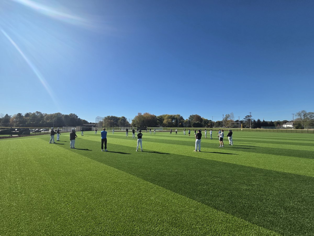 CloverleafBase's tweet photo. Guys continue to get after it this fall. Daily development on the field and in the weight room. Some programs talk. We work. https://t.co/rpBHOOLRuJ