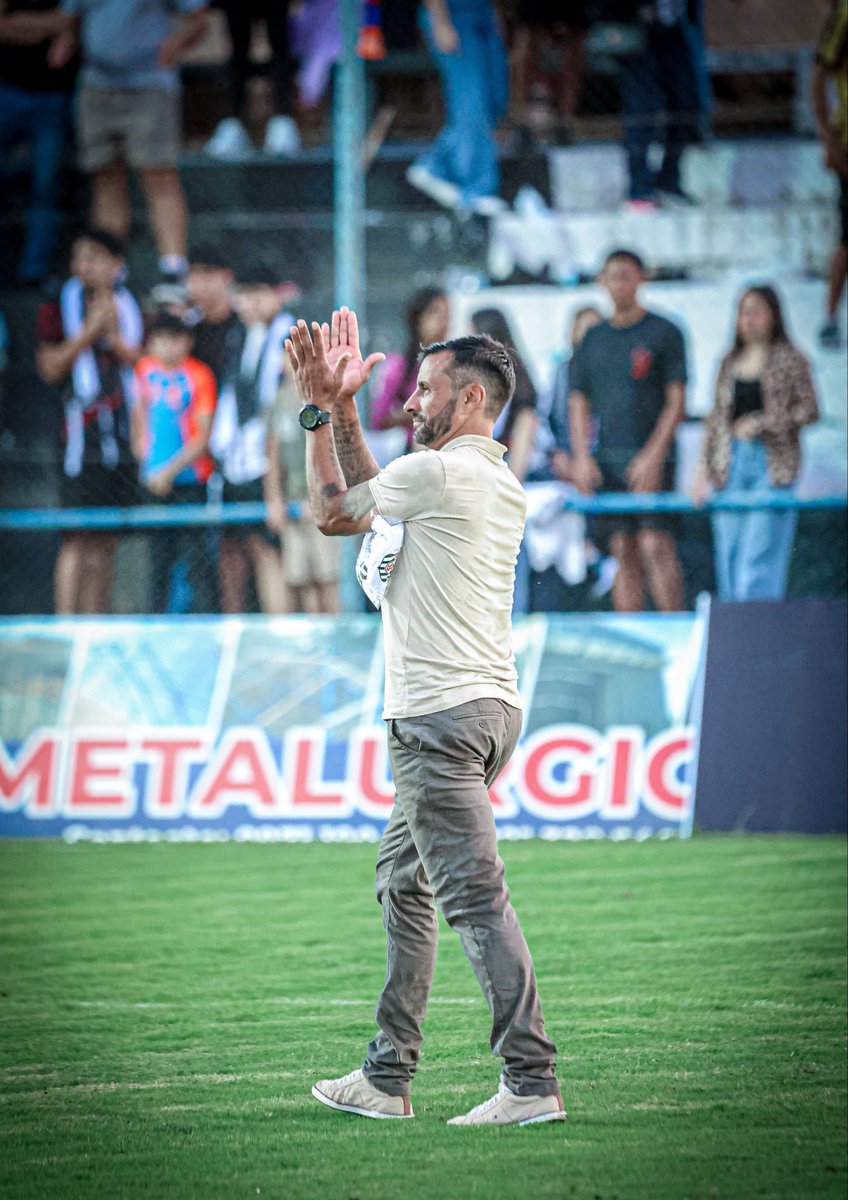 Insfranglz's tweet photo. PALMARÉS GENERAL DE LA SEGUNDA DIVISIÓN DE PARAGUAY 🇵🇾🏆
(1910-2026)

1- Rubio Ñu: 8 🏆
(1926, 1941, 1954, 1961, 1963, 1972, 2008 y 2025)

2- Presidente Hayes: 8 🏆 (1911, 1919, 1958, 1967, 1971, 1973, 1984 y 1991) 

3- Spvo. San Lorenzo: 7  🏆(1949, 1953, 1960, 1984, 1987, 1994 y 2014) 

4- Gral. Caballero de Zeballos Cué: 6 🏆
(1923, 1928, 1962, 1970, 1986 y 2010)

Obs: En 1923 ganó el Deportivo Meilickie, predecesor de Gral. Caballero ZC.

5- Sport Colombia: 6 🏆 (1940, 1944, 1945, 1950, 1985 y 1992)

6- Tembetary: 5 🏆
(1959, 1976, 1983 1988 y 1995)

7- Sol de América: 4 🏆 (1965, 1977, 200y y 2023)

8- Sastre Sport: 4 🏆
(1918, 1921, 1925 y 1931)

9- Spvo. Luqueño: 4 🏆
(1924, 1956, 1964 y 1968)

10- Resistencia: 3 🏆
(1966, 1980 y 1998)

11- 3 de Febrero de CDE: 3 🏆 (2004, 2013 y 2017)

12- River Plate: 3 🏆 (1957, 2015 y 2018)

13- 24 de Septiembre: 3 🏆 (1939, 1942 y 1943)

14- Nacional: 3 🏆 (1979, 1989 y 2003)

15- Cerro Corá: 2 🏆
(1990 y 1996)

16- General Genes: 2 🏆 (1952 y 1955)

17- Marte Atlético: 2 🏆(1915 y 1916)
Obs: Marte Atlético se fusionó con 2 equipos más y dieron vida al Sportivo Luqueño.

18- Spvo. Trinidense 2 🏆 (2009 y 2022)

19- Atlantida: 2 🏆
(1927 y 1951)

20- Recoleta: 2 🏆
(2001 y 2024)

21- Silvio Pettirossi: 2 🏆
(1969 y 2007)

22- Humaitá: 1 🏆
(1993)

23- Libertad: 1 🏆 (2000)

24- Independiente CG: 1 🏆 (2016)

25- Guaireña: 1 🏆
(2019)

26- Gral. Diaz: 1 🏆 (2012)

27- Tacuary: 1 🏆
(2002)

28- Pinozá: 1 🏆
(1946)

29- Cerro Porteño de Presidente Franco: 1 🏆(2011)

30- 10 de Agosto: 1 🏆
(1914)
Obs: Este equipo después se fusionó con otro y se creo el Sportivo San Lorenzo.

31- Atlético Sajonia: 1 🏆(1938)

32- Fernando de la Mora: 1 🏆(1930)

33- 12 de Octubre de Villa Aurelia: 1 🏆
(1937)

34- Villa del Salto: 1 🏆
(1917)

35- Asunción: 1 🏆
(1948)

36- Sportivo 2 de Mayo: 1 🏆 (2005)

37- Colegiales: 1 🏆
(1982)

38- Oriental: 1 🏆(1981)

39- 12 de Octubre de Itauguá: 1 🏆(1997)

40- Capitán Figari: 1 🏆 (1978)

41- Universal: 1 🏆 (1999)

42- Atlético Corrales: 1 🏆 (1929)

Obs: El ese momento, Corrales se llamaba C.A.L.T.

43- Gral. Caballero de JLM: 1 🏆 (2021)

44- Santani: 1 🏆🆕️ (2026)

45- Nacional "B": 1 🏆 (1910)

46- Cerro Porteño "B" 1 🏆 (1920)

Estos dos últimos eran filiales de los equipos de Nacional y Cerro Porteño que estaban en Primera, lógicamente, así como se juega en España, los filiales no subieron y ascendieron sus respectivos vicecampeones.