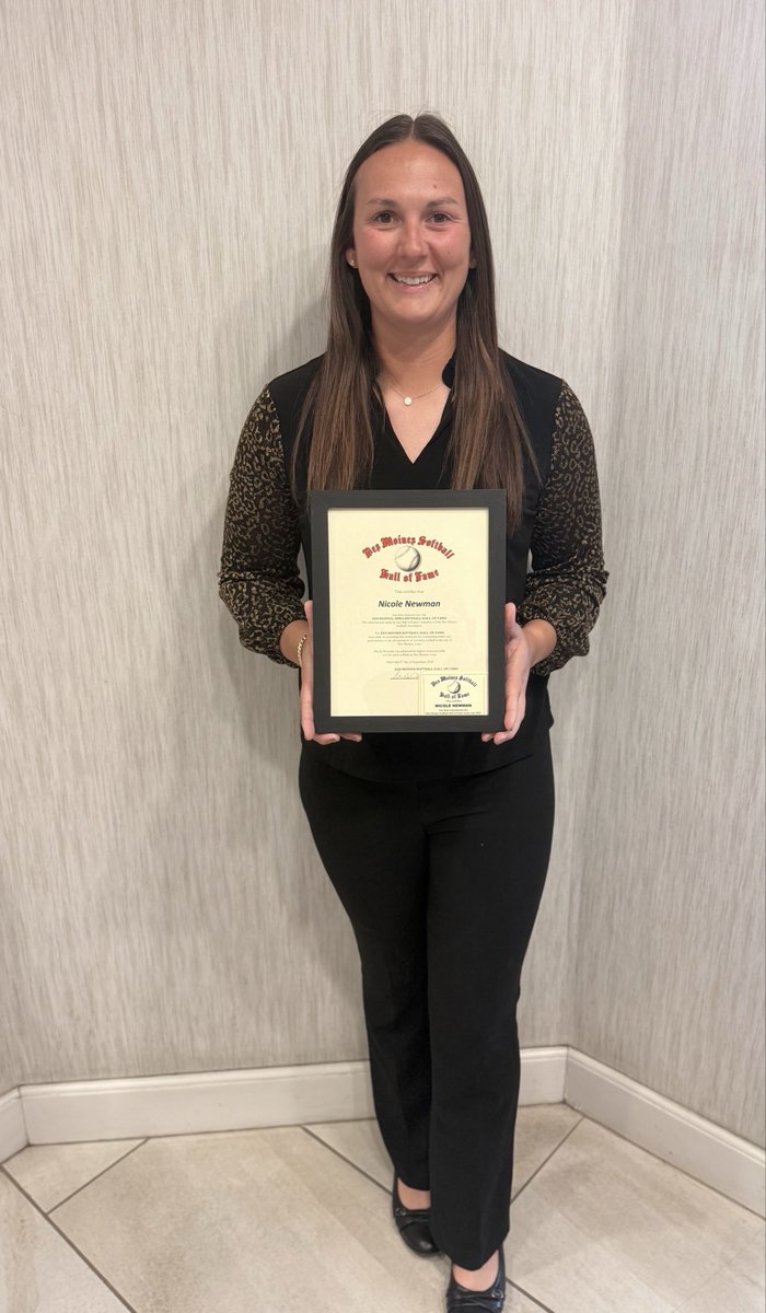 newmz4's tweet photo. Honored to be inducted into the Des Moines Softball Hall of Fame last weekend! Being back brought out so many great memories from my time at Drake! I was lucky enough to share this day with two of the most influential people in my life, my mom and my college pitching coach! ❤️🙏 https://t.co/D0yQRJUKmg