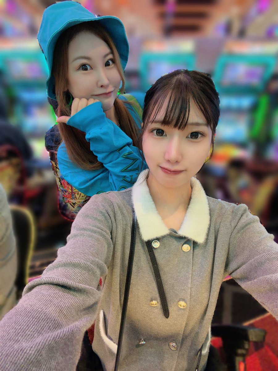 URA_urara00's tweet photo. おはようございます🌥️🌸
抽選は90番
れいやーじゅにオススメされて
GODに着席！
今日こそ初GODひけるのか...!?

朝イチはヴヴヴ2.サンブレ.ライズ
SAO2.戦国乙女5.獣王が満💮
転生.モンキー.カバネリ2.東京喰種が残り数台👀
 #FACE860橿原店  #スロシックス #PR https://t.co/4GbP9NQ849