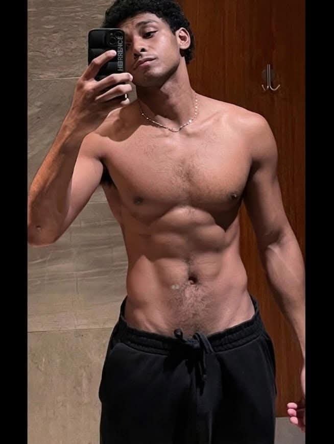 jollyboyboyjoy's tweet photo. Trending video ni Vivamax Artist. Abed Green

Super Days niya😍😋

Full video here: https://t.co/VaJ6iNIMar https://t.co/WIPKoHRm3a