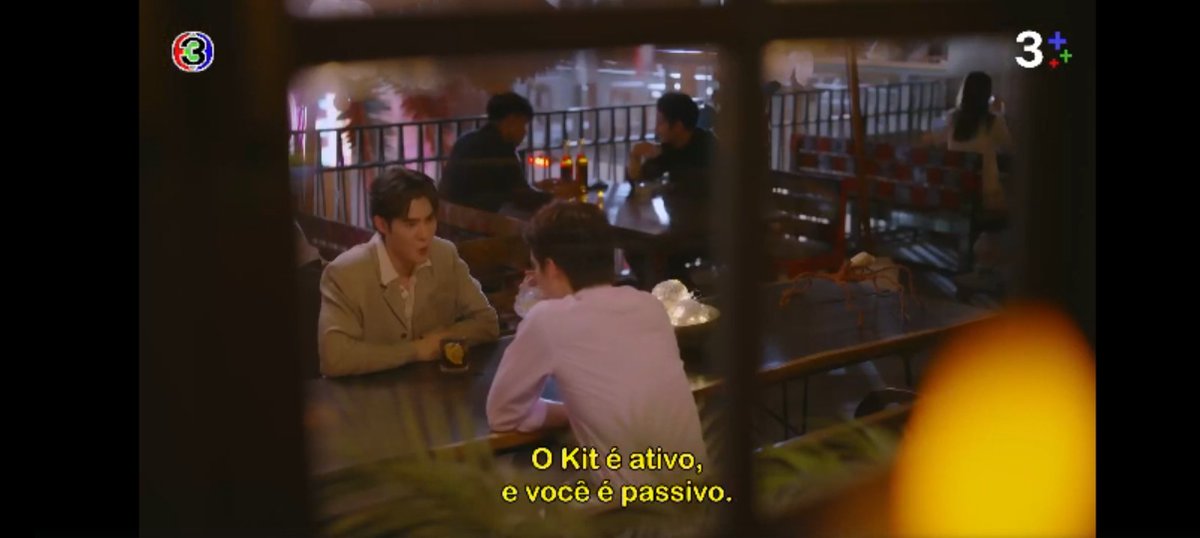 sasa_emanuelle's tweet photo. Aí eu tô passando mal de tanto rir desse diálogo o amigo dele é muito engraçado ele achando um máximo que descobriu quem é ativo e passivo 🤣🤣🤣🤣
#DecodingYouEP4 https://t.co/voYOviGq6h