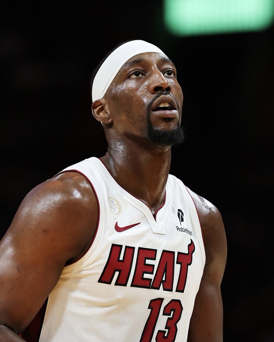 PolymarketHoops's tweet photo. Through 4 games this season:

Bam Adebayo: 47 PTS • 29 REB • 132 MIN
Kel'el Ware: 53 PTS • 34 REB • 77 MIN https://t.co/kShP8mve2J