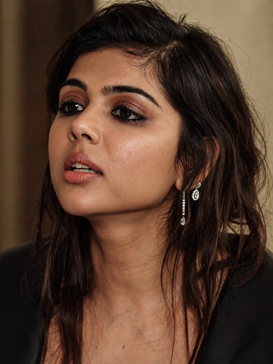 Haibye318179's tweet photo. #KalyaniPriyadarshan 
#noselove
😍😋🥰 https://t.co/NbYwUIvVPr