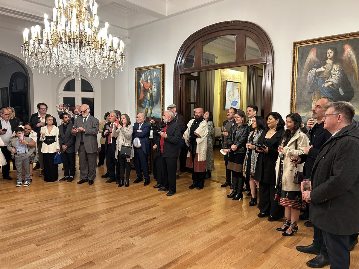 EmbEspMex's tweet photo. 📎Marisol Schulz, ha sido editora ejecutiva y directora editorial de ediciones generales en Grupo Santillana 📚 y desde 2013 es la directora general de la FIL Guadalajara, la Feria del libro en español más importante del mundo @FILGuadalajara https://t.co/p7ZmfYaAIh