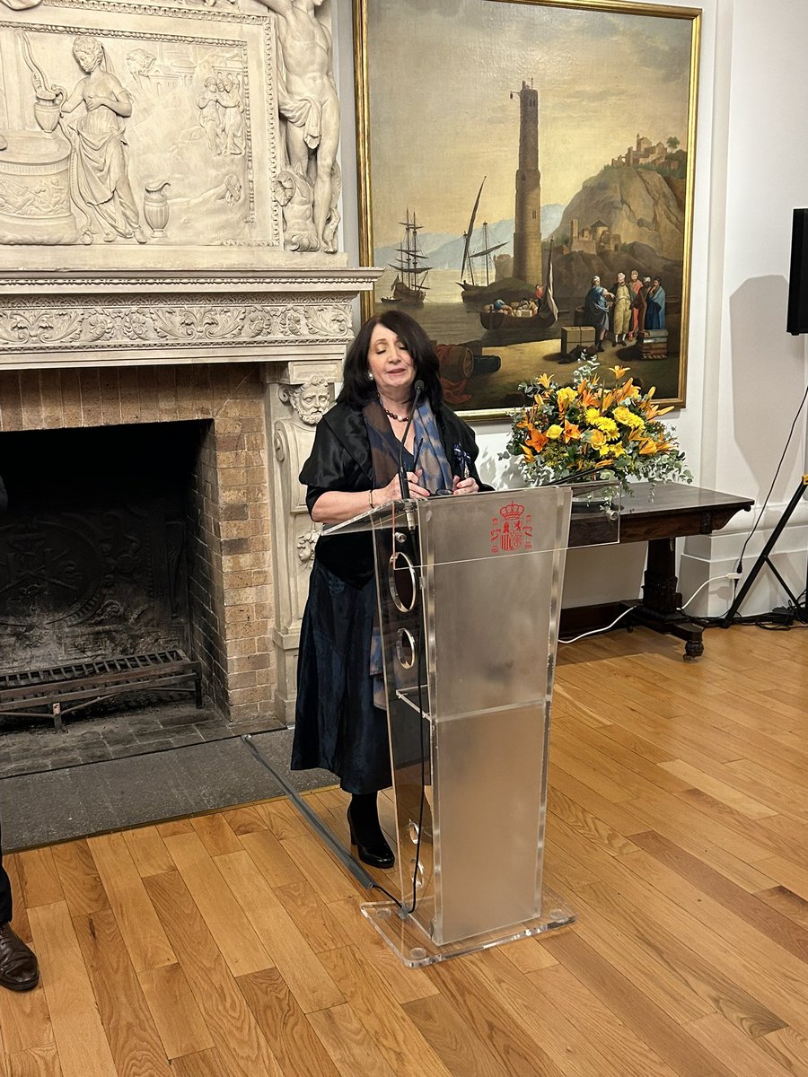 EmbEspMex's tweet photo. 📎Marisol Schulz, ha sido editora ejecutiva y directora editorial de ediciones generales en Grupo Santillana 📚 y desde 2013 es la directora general de la FIL Guadalajara, la Feria del libro en español más importante del mundo @FILGuadalajara https://t.co/p7ZmfYaAIh
