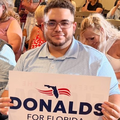 WurzelRoot's tweet photo. heh... they added me to 'groyprape gc,' an exclusive 300-person chat, fucking idiots just got infiltrated https://t.co/Ze5hyIhOEU