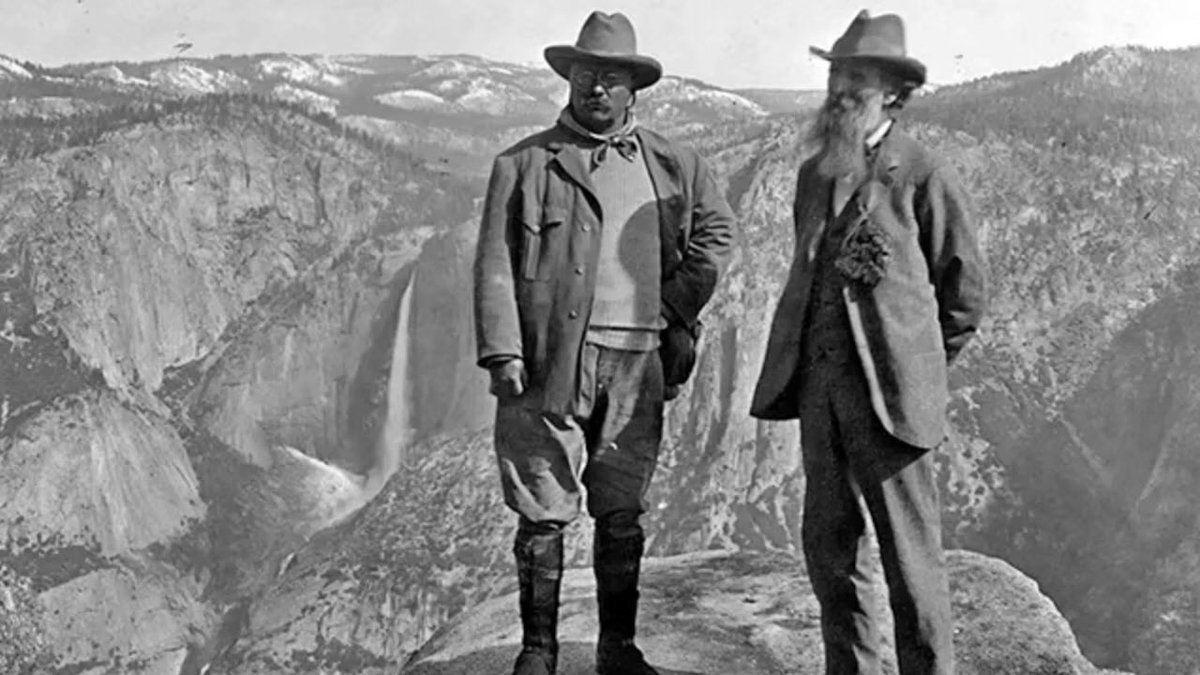 ClaudiaCostin's tweet photo. Bom dia! Hoje, 27/10, o presidente Lula completa 81 anos. Desejo-lhe muitas alegrias e sucesso na nova gestão ! Nesta mesma data, em 1858, nascia Theodore Roosevelt, presidente dos EUA e pioneiro na conservação ambiental, responsável pela proteção de milhões de hectares de áreas naturais. Uma coincidência que convida à reflexão: cuidar do planeta, coisa que o Lula tem se empenhado em fazer, é também cuidar das futuras gerações.