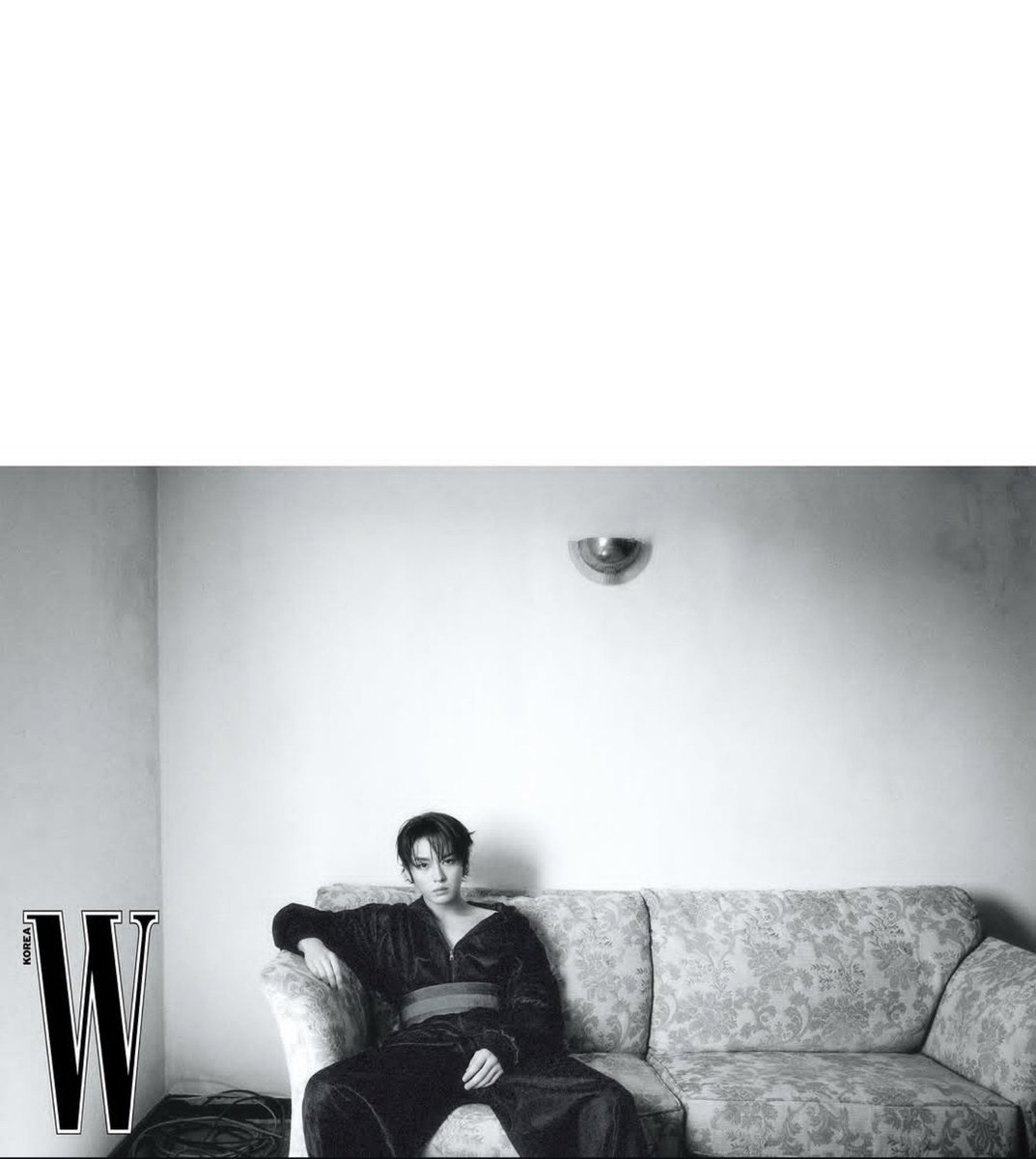 FashionistD's tweet photo. COVER OF THE DAY:
#LEEKNOW for GUCCI x W KOREA https://t.co/st6NMuzK0C