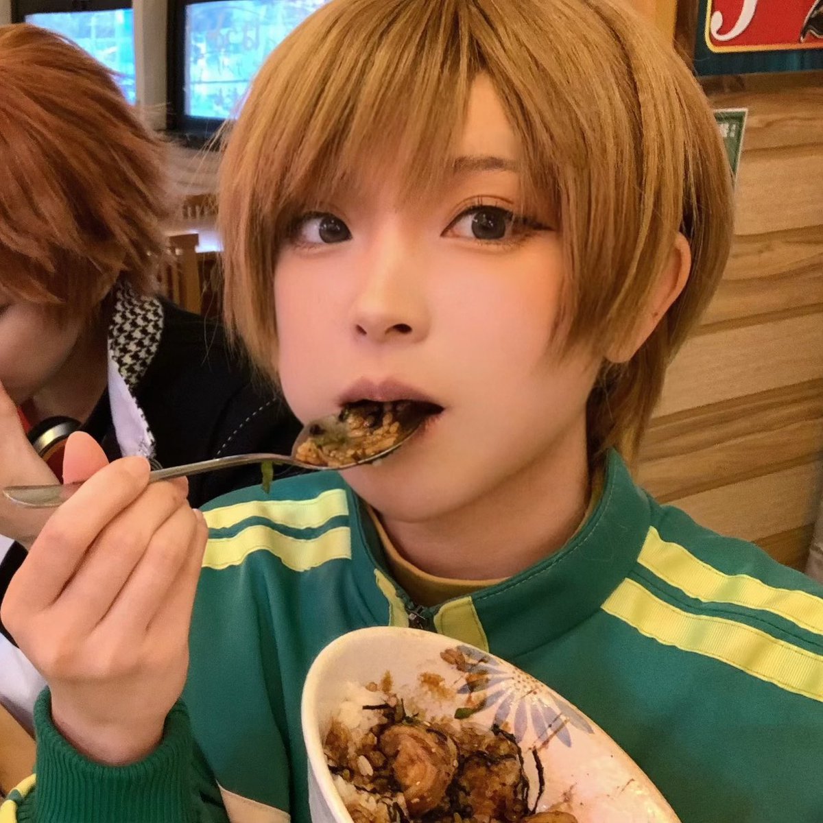 Remonmikun's tweet photo. #ペルソナ4 
肉就要大口大口吃！！🥩🥩🍖🍖 https://t.co/s3EB9fB8Za