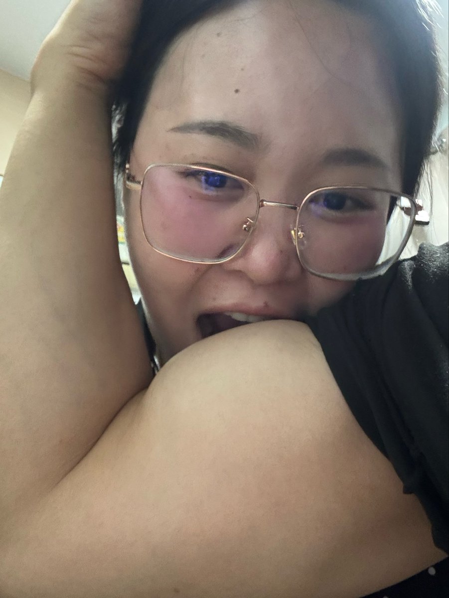 sorpor_simple's tweet photo. ท้อเสมอ ไม่ชอบออกกำลังกาย แต่มีแฟนเป็นแรงบันดาลใจ แฟนช่วยเทรนให้ทุกท่า😋😋 มีแฟนหุ่นดี เราก็อยากหุ่นเริ่ดตามเป็นธรรมดา https://t.co/Iy9RuxkjDu