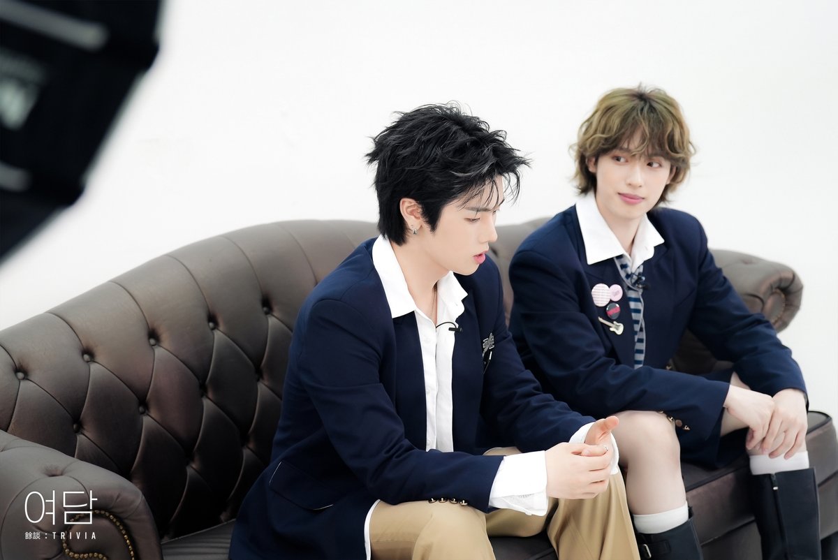 kpop_sbs's tweet photo. <여담: 餘談 TRIVIA | Xdinary Heroes>
2026. 10. 29. Thu. 10PM (KST)
새 앨범으로 돌아온 '엑스디너리 히어로즈'의 인터뷰 현장을

사진으로 먼저 만나 보세요📸
엑스디너리 히어로즈의 여담은

2026. 10. 29. Thu. 10PM (KST) 공개 예정입니다.
🔗 https://t.co/SVpQmmGzmf

#여담 #TRIVIA #스브스케이팝

#XdinaryHeroes #엑스디너리히어로즈 @XH_official