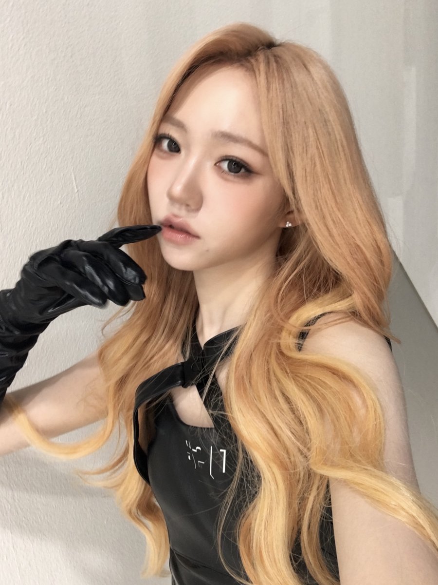 triplescosmos's tweet photo. MAKEOVER˚* ✩‧₊

#tripleS #트리플에스
#ShiOn #시온 https://t.co/hiNq61VCtt