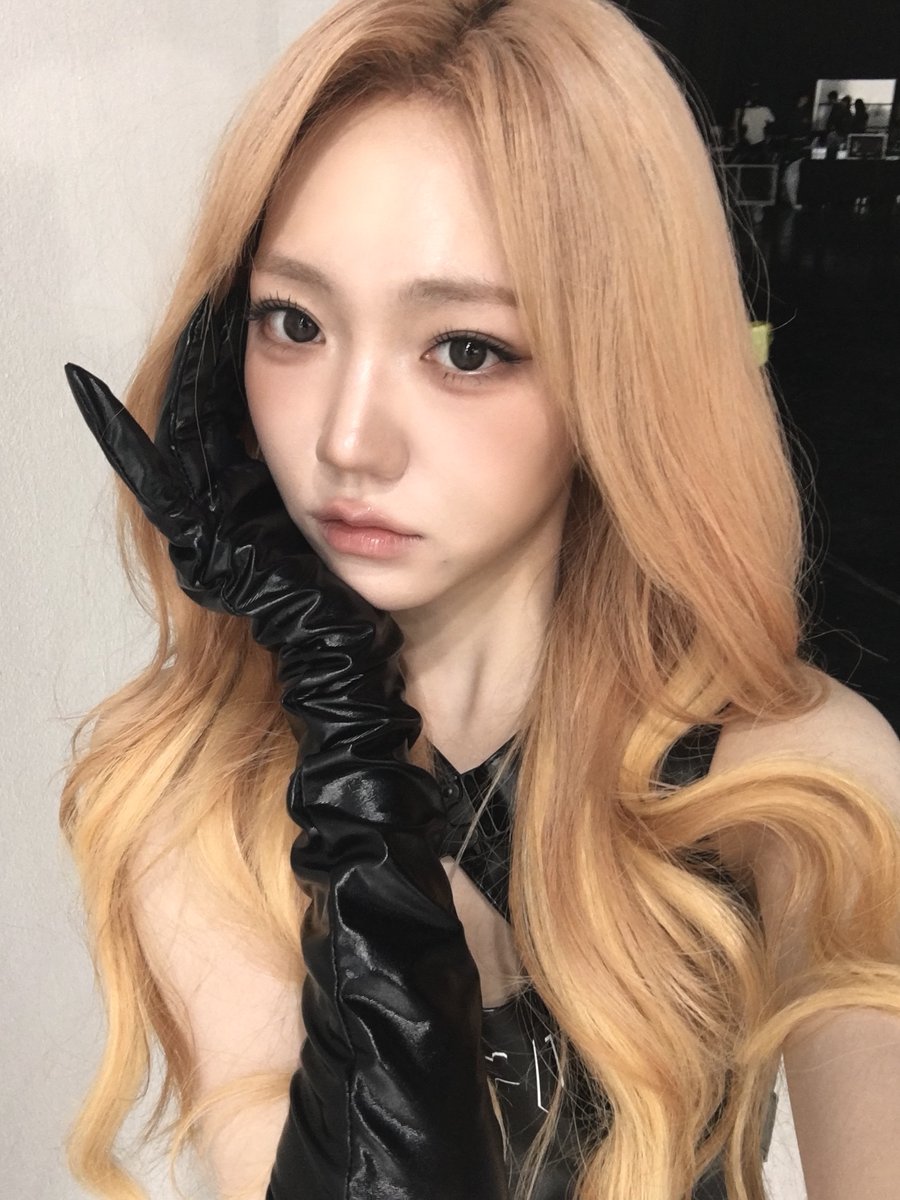 triplescosmos's tweet photo. MAKEOVER˚* ✩‧₊

#tripleS #트리플에스
#ShiOn #시온 https://t.co/hiNq61VCtt