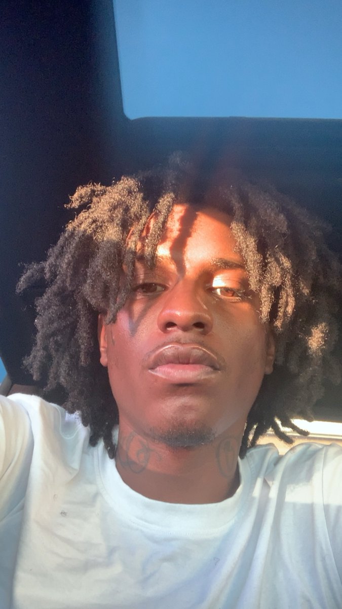 dontjumpcus's tweet photo. 😕 https://t.co/9snS1vRlpO
