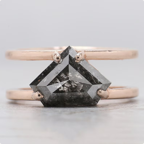 FDJewels's tweet photo. Shield Cut Salt And Pepper Diamond Ring 3.47 Ct 8.75 MM Shield Diamond Ring 14K Solid Rose Gold Silver Engagement Ring Gift For Her QL962

ETSY: https://t.co/rkwncsgTpu

#ShieldCutDiamond #SaltAndPepperDiamond #ShieldDiamondRing #ShieldCutRing #DiamondEngagementRing #RoseGoldRing https://t.co/fpoveeS0H6