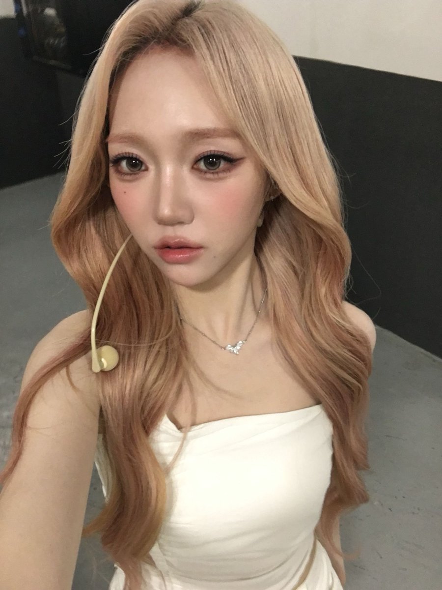ATiU_atr's tweet photo. 261027 COSMO TALK
#트리플에스 #tripleS
#박시온 #시온 #ShiOn https://t.co/97poQPFb2H