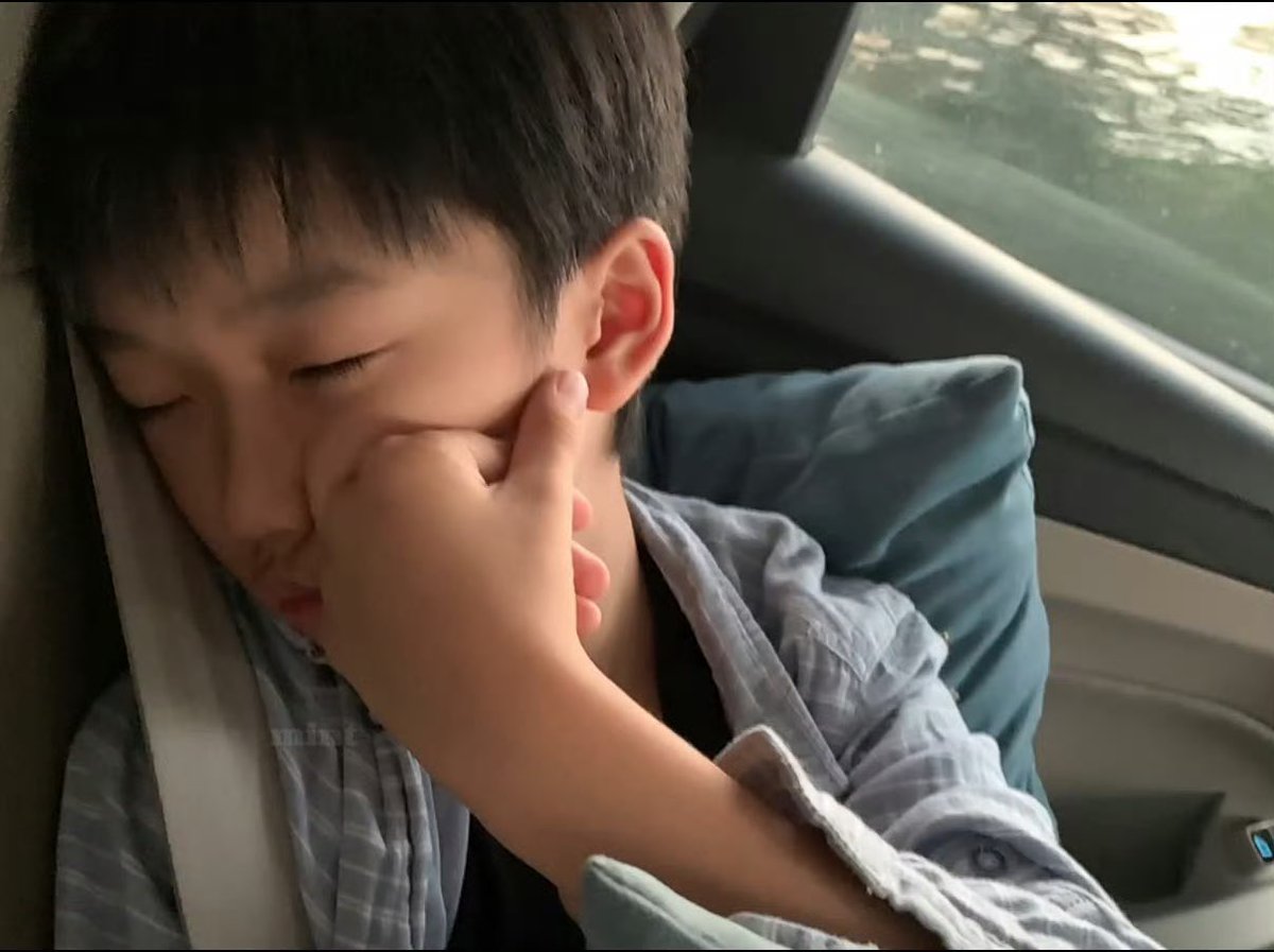 lang327_'s tweet photo. 잠자는 에이든 어린이 https://t.co/pdVJiF8pbd