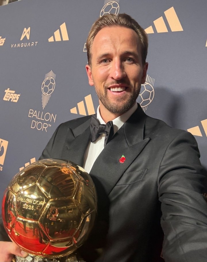 _TheRed's tweet photo. Congratulations Harry Kane 🔥 
#BallonDor https://t.co/QUXJQdtOeF